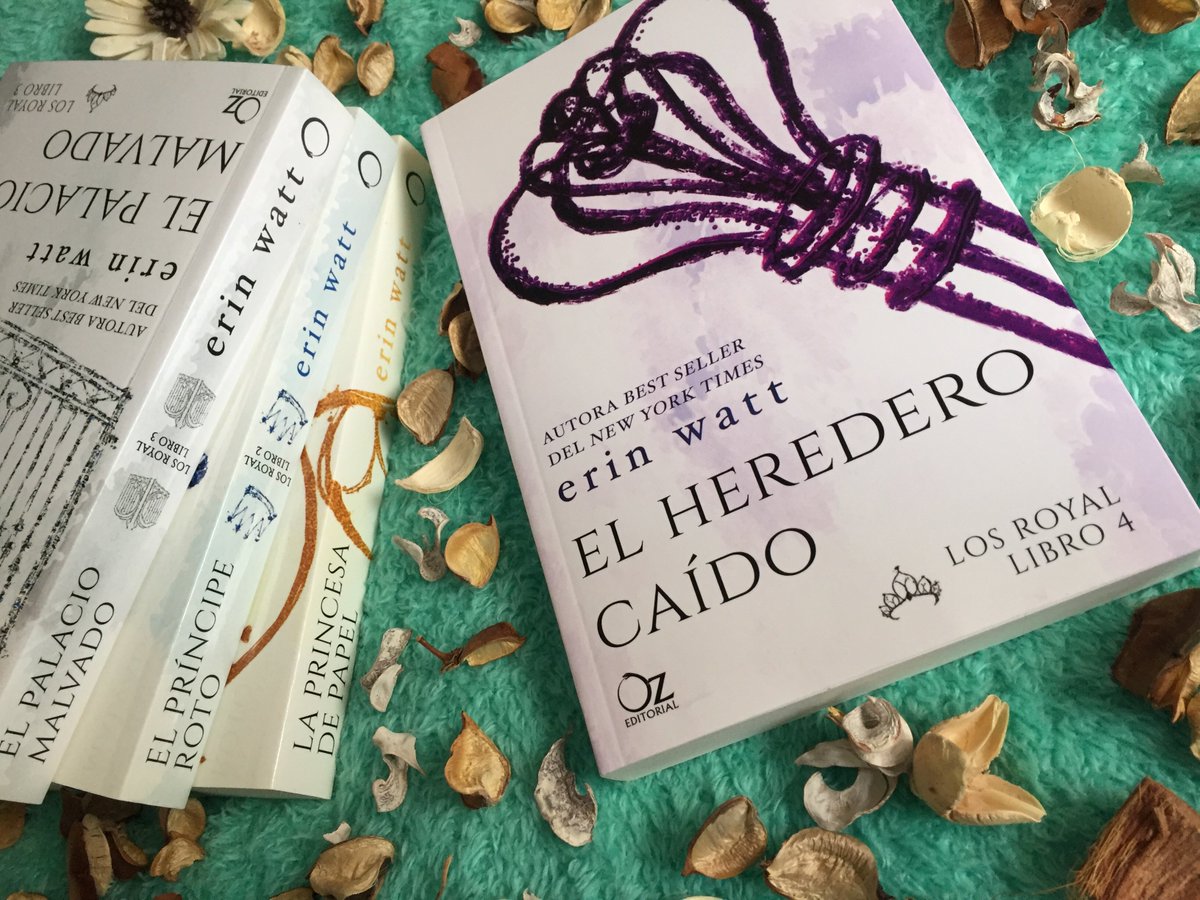Viajandoaotrosm's tweet photo. No puedo irme a dormir sin enseñaros la reseña de "El heredero caído", la cuarta parte de Los Royal. ¿Aún no conocéis a Easton? Os cuento algunos motivos para que lo hagáis 😋😍 #ElHerederoCaído @Oz_Editorial #LosRoyals
https://t.co/Tumd9hTc5v https://t.co/TyRz76TfNb
