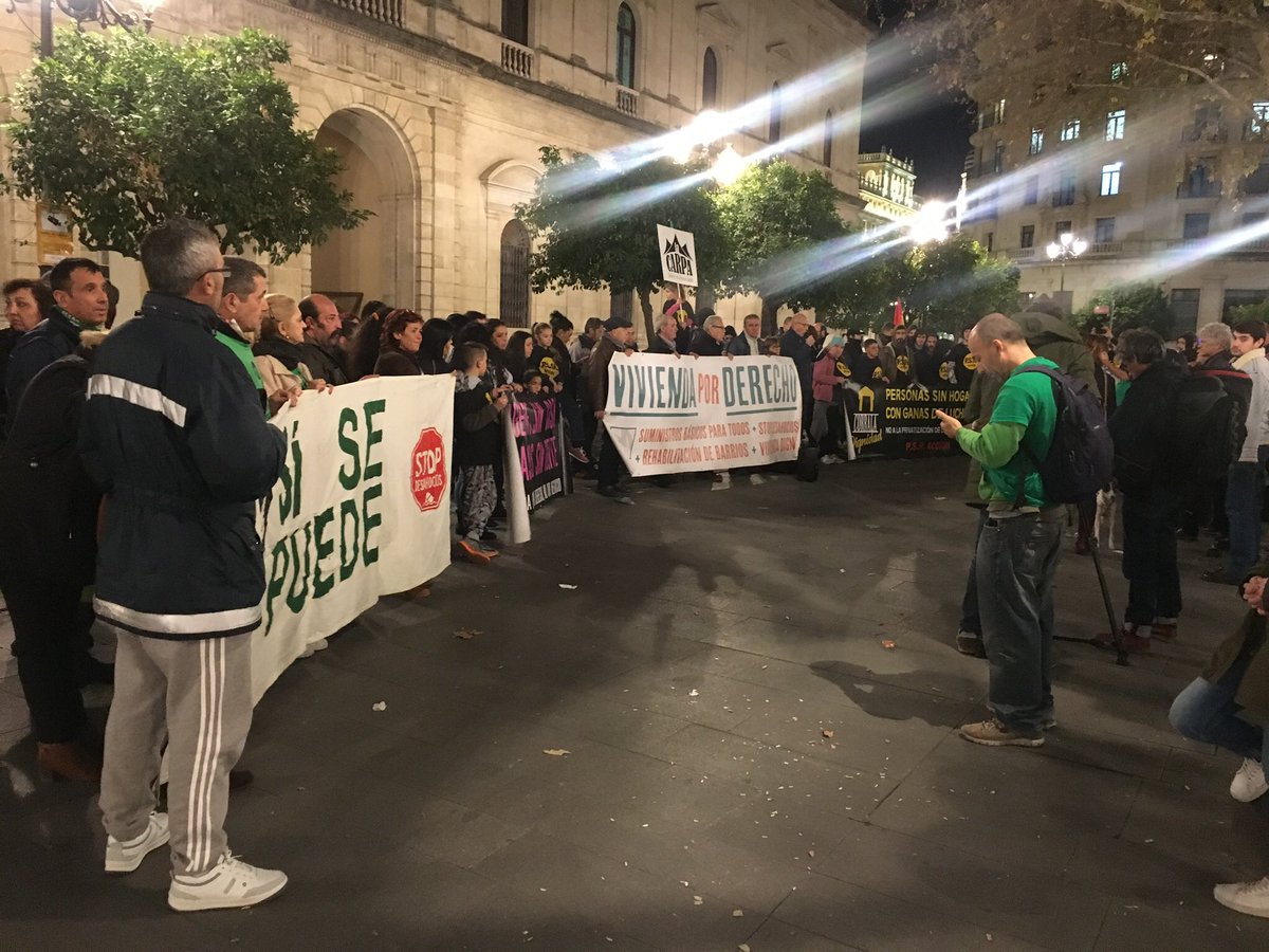 jeswonehouse's tweet photo. Por una política de vivienda digna en #Sevillahoy @LaCorralaPSH @PAH_Sevilla @corralautopia @Ayto_Sevilla https://t.co/d9kBpqgG38