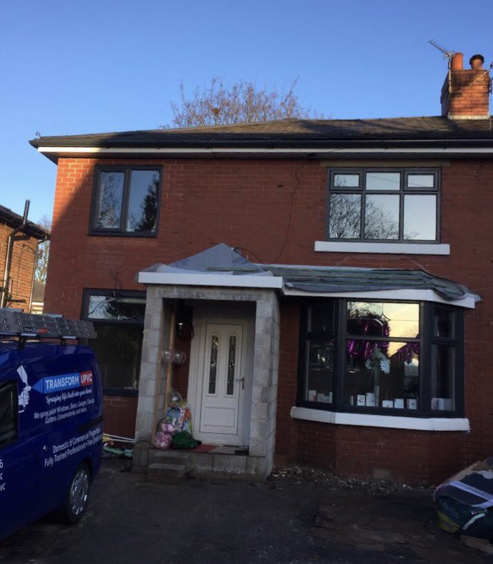 UpvcTransform's tweet image. Before and After - RAL 7016 🙌

Colour matched to the two new windows within the extension.

Another happy customer 😁
