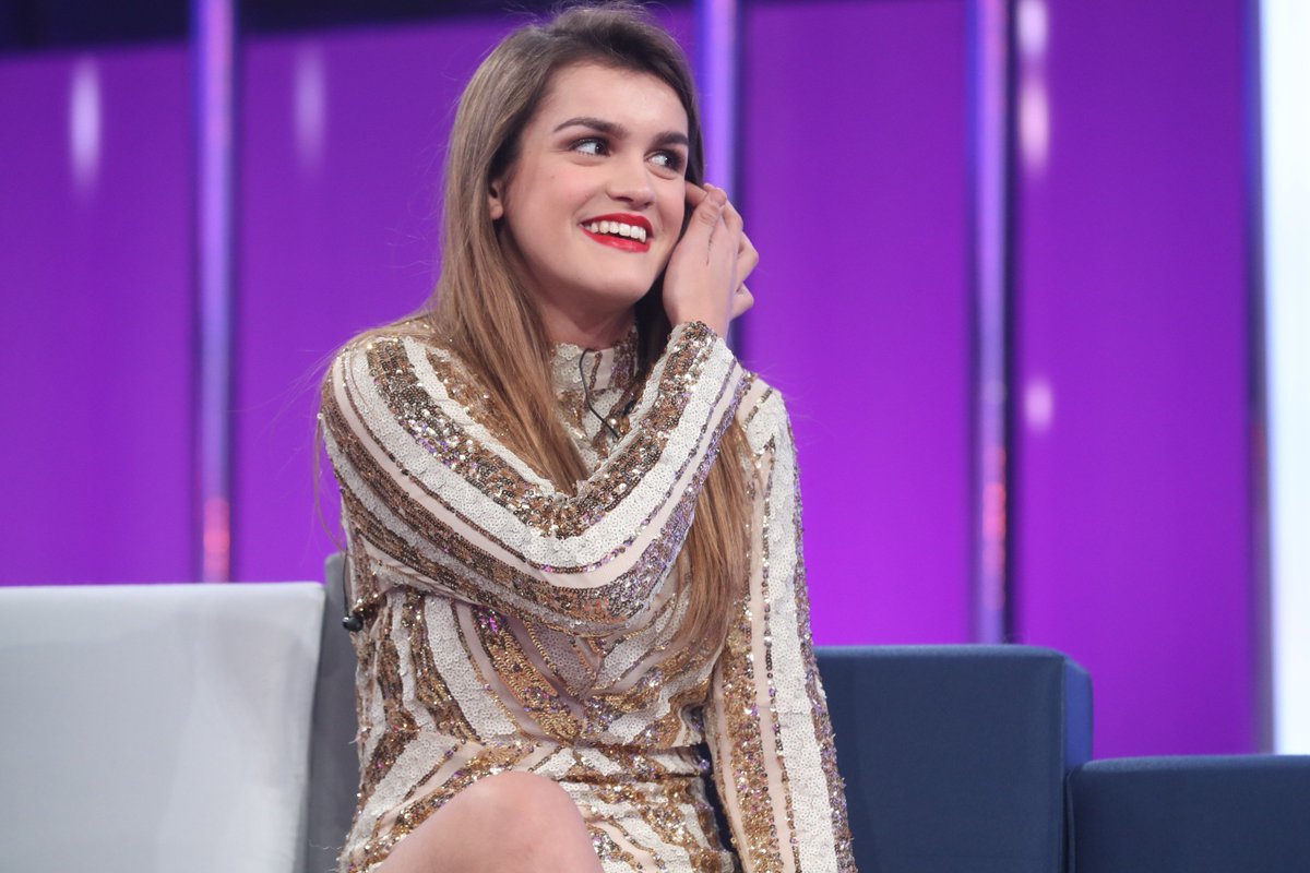 OT_Oficial's tweet photo. "No había pensado nunca que iba a estar tan llena de felicidad".
¡Qué bonito el paso de @Amaia_ot2017 por la Academia! 😍😢 #OTFiesta https://t.co/Hrt5xooB12