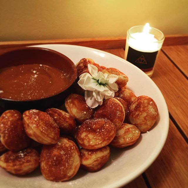 Tir_Dhaimh's tweet photo. I’m normally a go big or go home kind of a person, but these pancake dots might be the best thing that ever happened......ever! 😂
Happy Pancake Day everyone!
#tirdhaimh #luxuryscottishdesign #pancakes #pancaketuesday #saltedcaramel #minipancakes #gobigorgohome (#unlessyou’r… https://t.co/yAxzvEYmxB