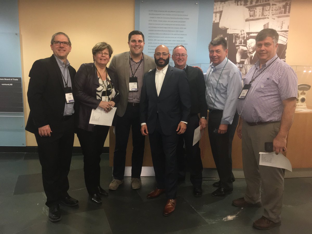IANDGALL's tweet photo. @pmeyer006 helping these lowly Canadians #getting2GREAT! @ismailamla @ClaudeGuay can we get a like?!?! https://t.co/HqnEaWaoNR