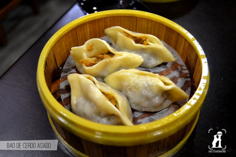 Comer con #winniethepooh solo es posible en el restaurante #Xiongzai. Si vas no lo recomiendes muy alto, shhhh....
masticandomadrid.com/experiencia/xi…