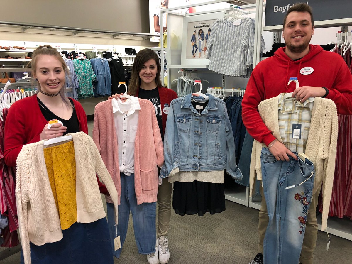Building Outfits and Building the Basket - Team members helping our guests find their very best fit for their very special day. #WinTheWeek #WinTheSeason #Win2018 #2765 @joeycoconate <a href="/adriennelebo/">Adrienne Lebo</a> @ncraynon
