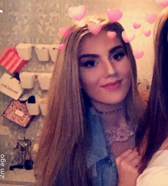 HAPPY TUESDAY
This is cropped because fake friends arnt worth it but I like the photo because I'm smiling
Hope everyone has had a good day💜
<a href="/GraysonDolan/">Grayson Dolan</a> <a href="/EthanDolan/">Ethan Dolan</a>
