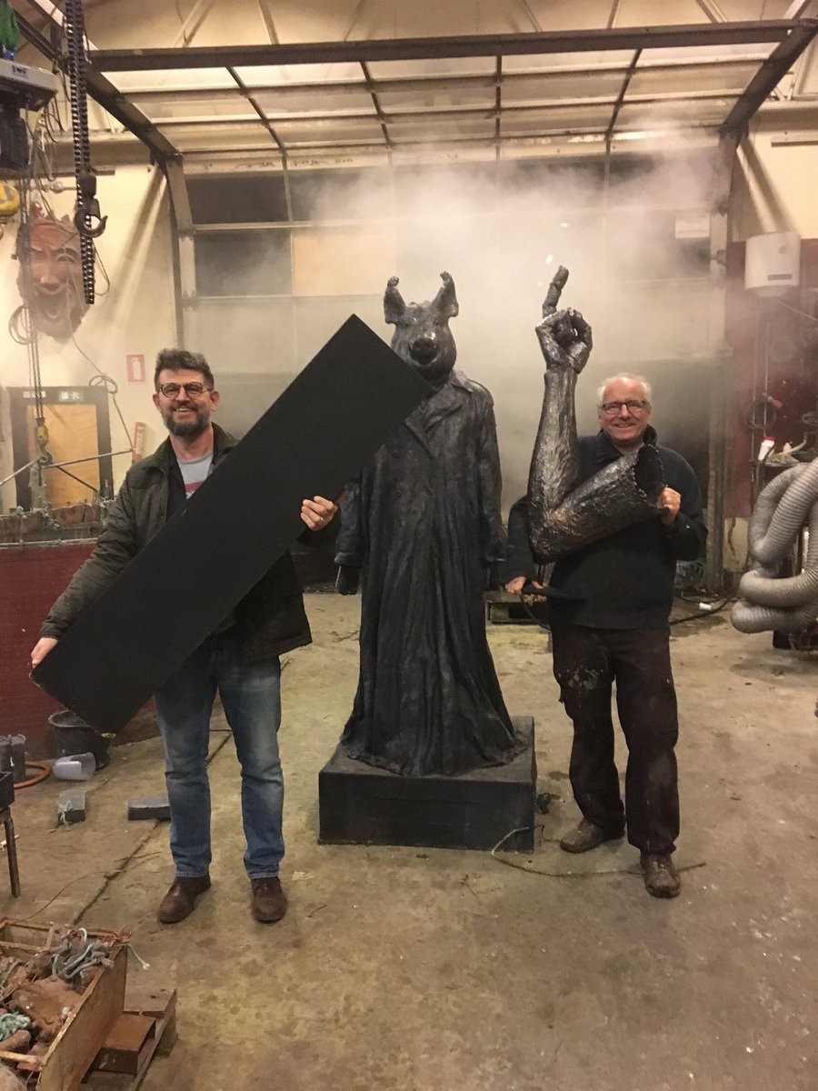 M_Jeppesen's tweet photo. Hentede i dag ‘Fuck Dobbeltmoralen’ hos kunstner Jens Galschiøtt i Odense... nu skal den pryde på PressConnects kontor i Skt Annæ Passage i Kbh. Pengene for kunstværket er gået til Danmarks Indsamling 2018! #pressconnect https://t.co/pCwCS0PvRz