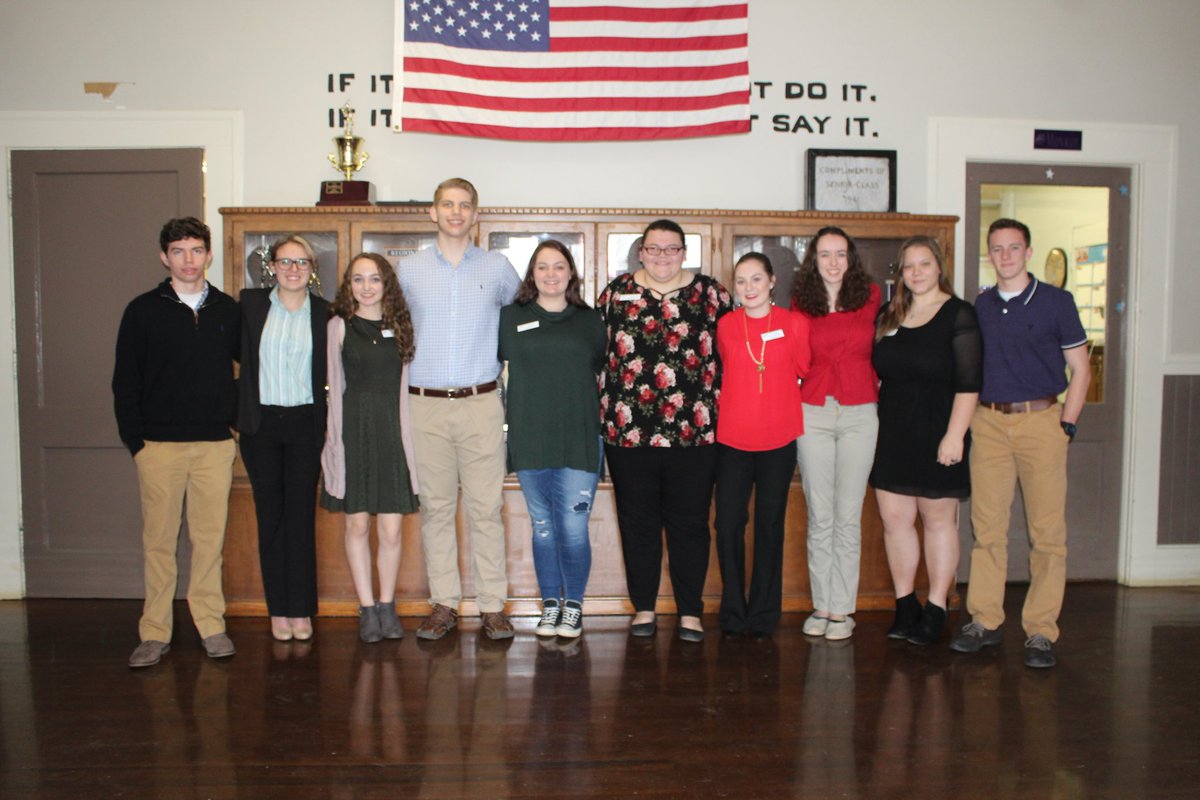 geraldinefbla's tweet photo. *drum roll* the Junior Class won today! https://t.co/YparAHWzhe