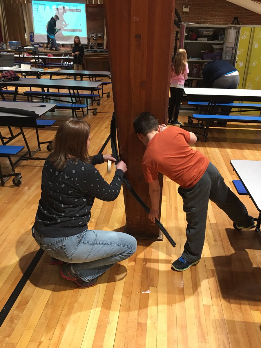 SayenLeonardo's tweet photo. Making rollercoasters at family STEM! @SayenCounselor @SayenLions @WeAreHTSD https://t.co/GgWlmbjjxl