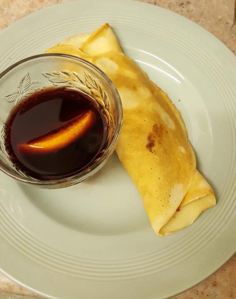 BTCfuntennis's tweet photo. An awesome Pancake and Tennis evening tonight 🥞🎾🍷- members braving the cold to play tennis with frying pans (finished off with pancakes and mulled wine)!

Thanks to Ann and Lindsey for the pancakes and mulled wine! https://t.co/1GktO0MovH