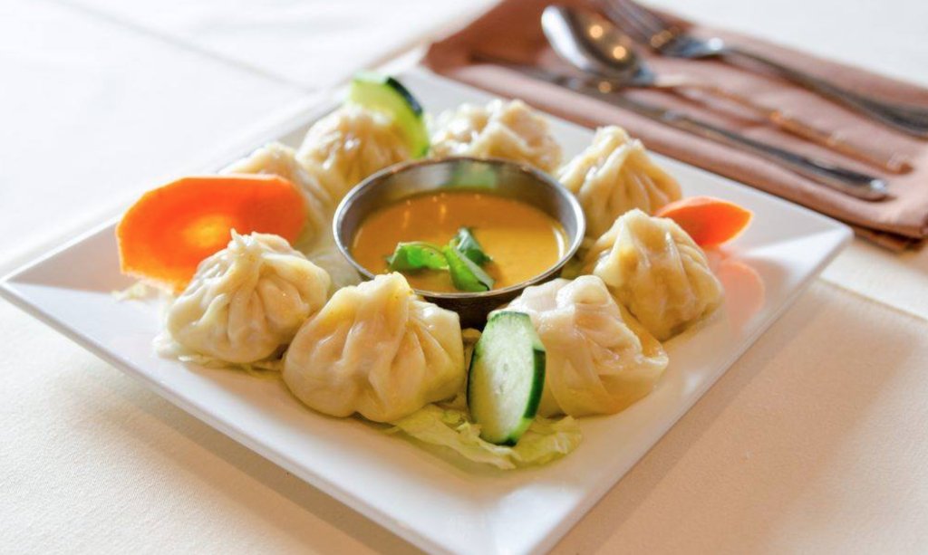 Still looking for the perfect #ValentinesDay reservation? <a href="/ChiCurryHouse/">Bala Ghimire</a> has you covered with classic Indian and Nepali food: bit.ly/2o4qBOm #ChiTown #ChicagoEats