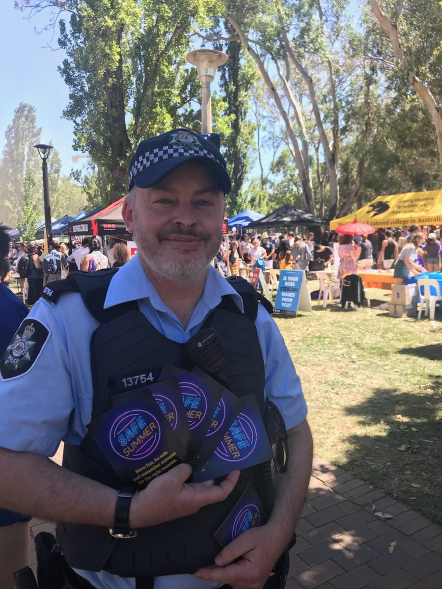 Our officers were out and about for Orientation Week at the <a href="/ANUmedia/">ANU Media</a>  today, providing tips on how to stay safe. #SafeSummer #PartySafe