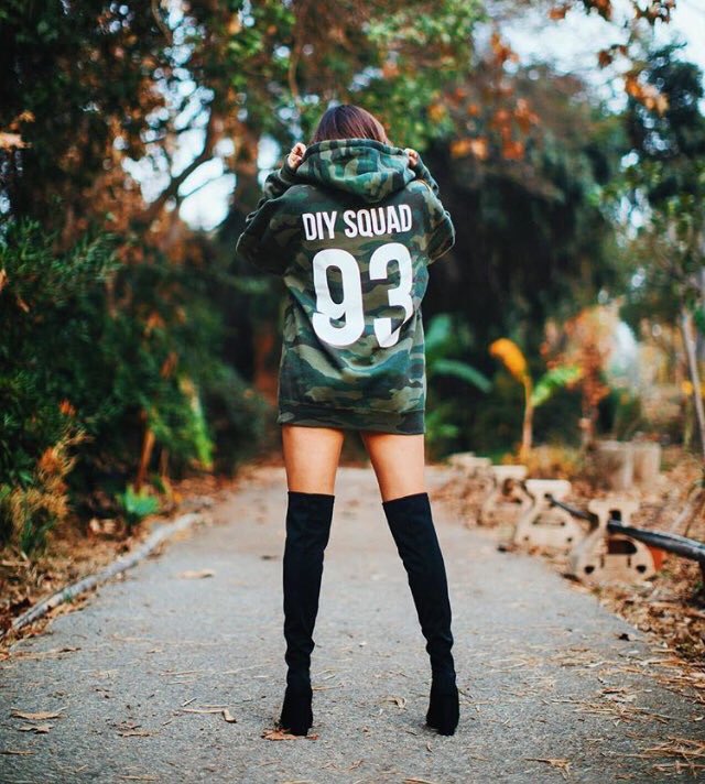 laurDIY's tweet photo. TMRW!!!! 
3PM PST/6PM EST 
#prettylittlelaur set available &amp; the sold out favs are ready for preorder!!!!! 
⚡️ https://t.co/hx31BjvIvr��️ https://t.co/m5SkMfwBio