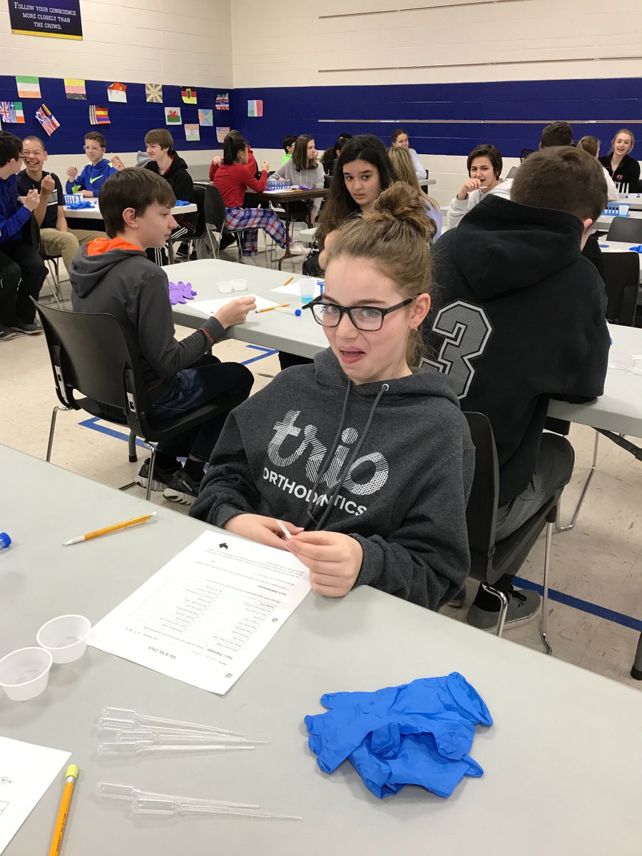 SMSwiz's tweet photo. Finding out which STEMmies were #supertasters during Monday's #AbbottLab #MeAndMyDNA https://t.co/j1HM8TVDmR
