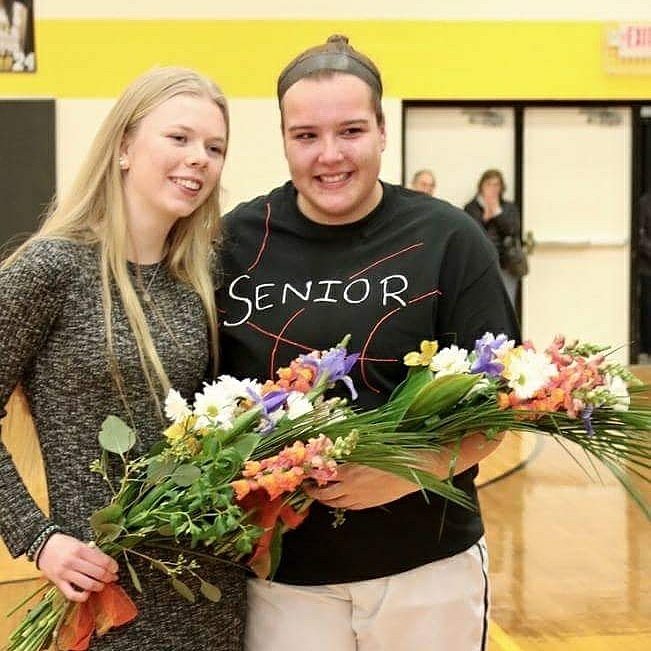 marie_aas's tweet photo. Last regular game of the season tomorrow 😭😭 Thanks to all of the girls and coaches for making basketball the best thing ever!! Love you ❤️ https://t.co/DUQSLaDk5x