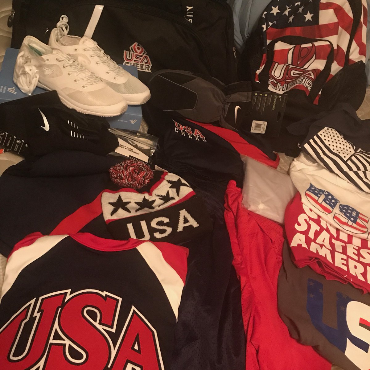 KentuckyCheer's tweet photo. We are ready for South Korea with @usacheer! We are so excited! 😻🇺🇸🎉 https://t.co/xQpL4AvSoa