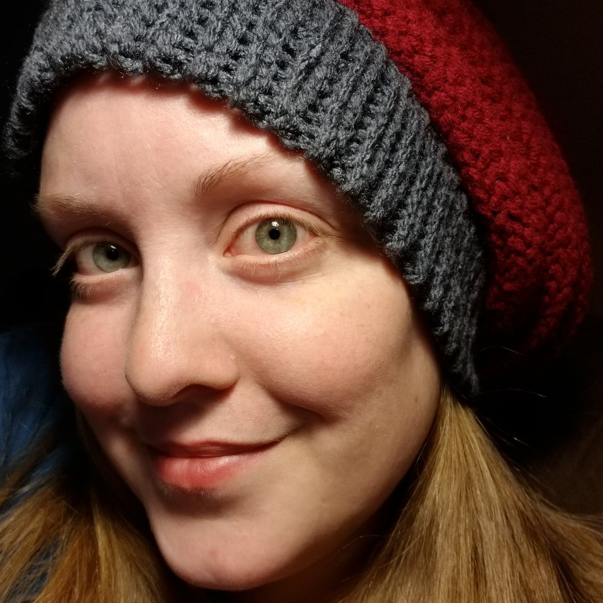 knottybunch's tweet photo. Anyone around here like slouchy beanies? #crochet#crochetersoftwitter #yarn #yarncraft #beanie #slouchybeanie #rasta #redandgray #grayandred #customorder https://t.co/ZJ4FUNtykO