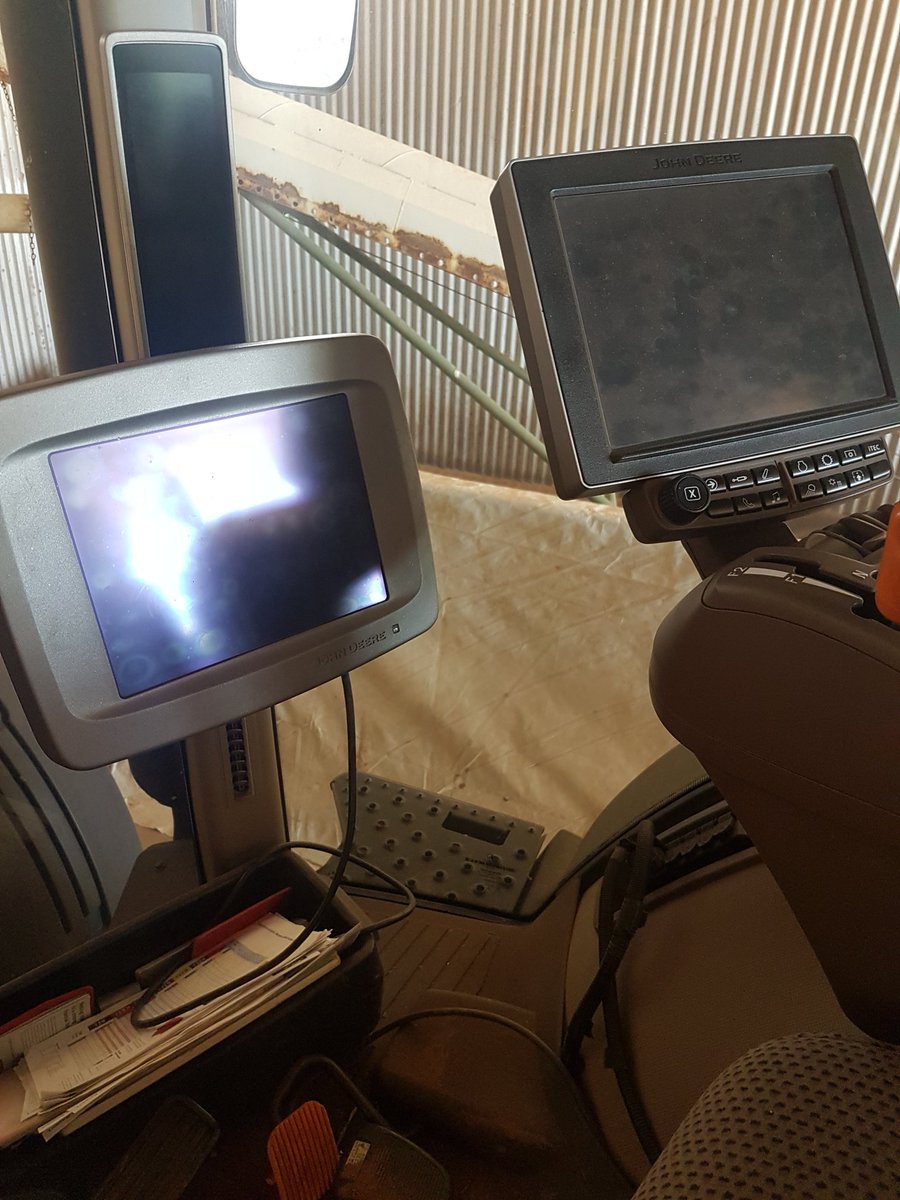 cjdebris's tweet photo. Anyone running Autotrac through a Gen 4 display and swath/section control through a 2600 in tandem? https://t.co/afBbfCkmuY