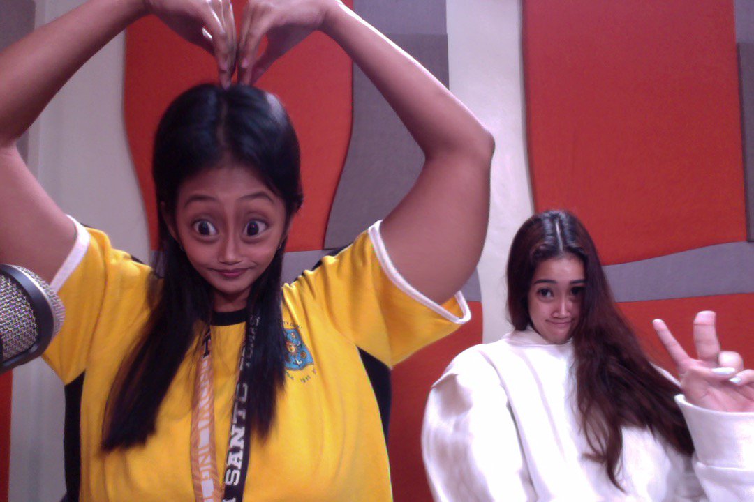 tigeradioUST's tweet photo. WE FELT YOUR LOVE
Thanks for keeping us company at #TRTigerRush! Tune-in again next week from 9-12nn. There's a lot more craziness coming your way. ;) Hope you have a wonderful #HugotWednesday! https://t.co/xhD5qtGPtx