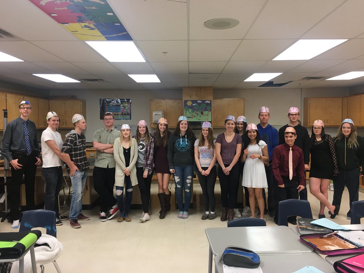 cbussing1's tweet image. Putting our thinking caps on #bio30 #coroschool ##brainhats