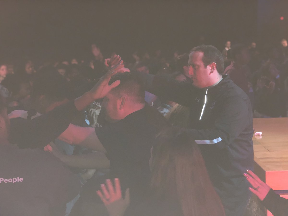 jewish_jesse3's tweet photo. What happened today was something that Iโve prayed and wanted for 2 years, and to see Godโs vision in my life come to life is just amazing! This is honestly the best birthday gift anyone could ever have, to see this school be on fire for God.. Love yโall HPS โผ๏ธโ๐ฝ๐ #PrEpic https://t.co/Mf0KRfbrX6