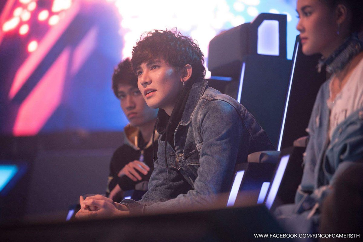 KingOfGamersTH's tweet photo. วาเลนไทน์ปีนี้ มีใครอยากไปเดทกับ โอปป้าดริว เอ้ย Master ดริว ไหมจ๊ะ?
#MasterDrew #KOG #KingOfGamers #PPTVHD36 #Garena #ROV #HappyValentine https://t.co/vgDsyiN02j