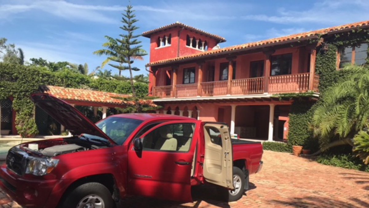 Star Island mansions of South Beach playboy head to auction block bit.ly/2F0pB62 https://t.co/0vJfgqCvXv