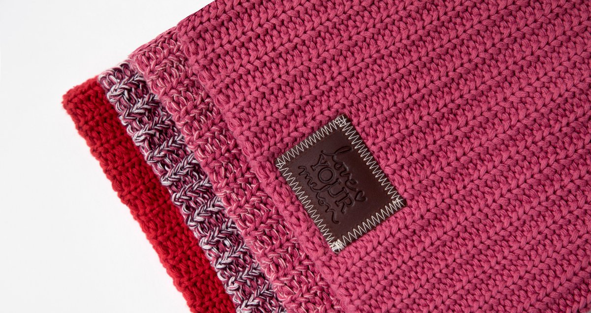 LoveYourMelon's tweet photo. We hope your week is surrounded by loved ones! How are you celebrating Valentine's Day? #LoveYourMelon #ValentinesDay https://t.co/ItdCr8pxDS