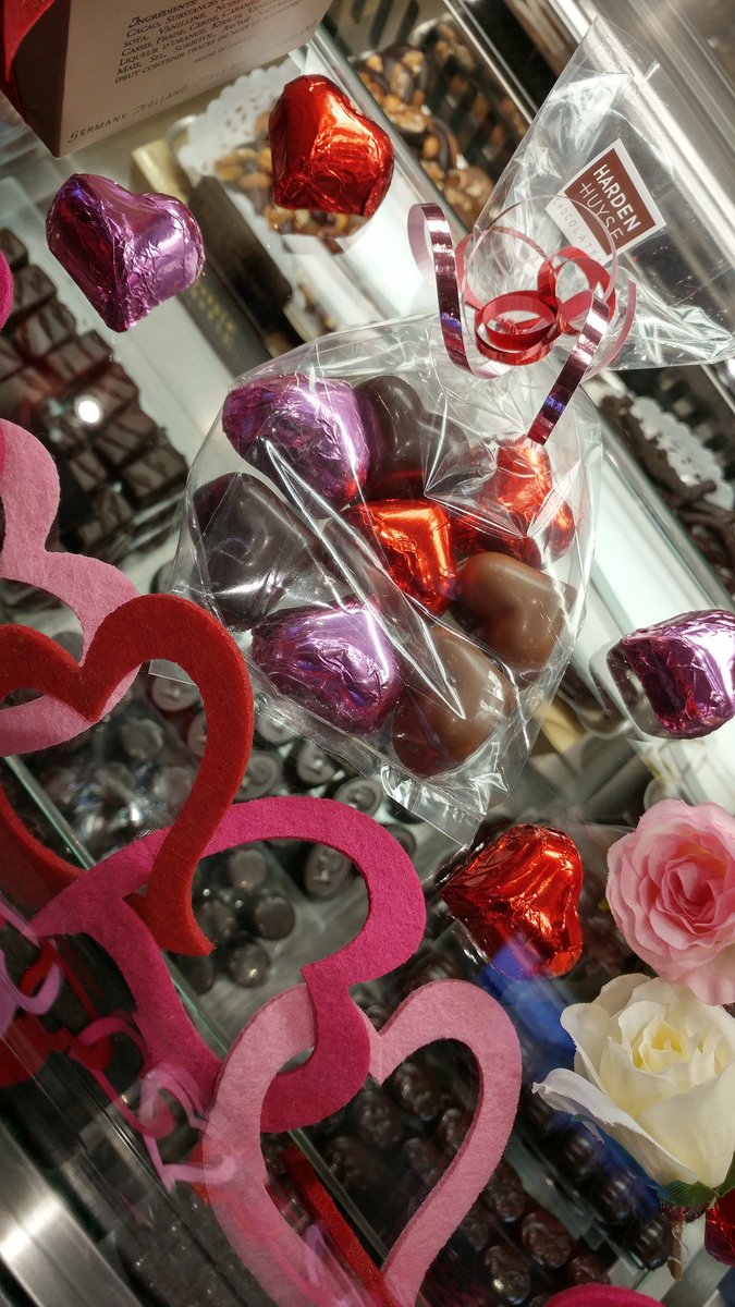 HardenHuyseChoc's tweet photo. In the mood for Chocolate this Valentine's, come see the wide variety of gifts we've put together #HappyValentinesDay #ChocolateFilledHearts https://t.co/OzBi717q8K