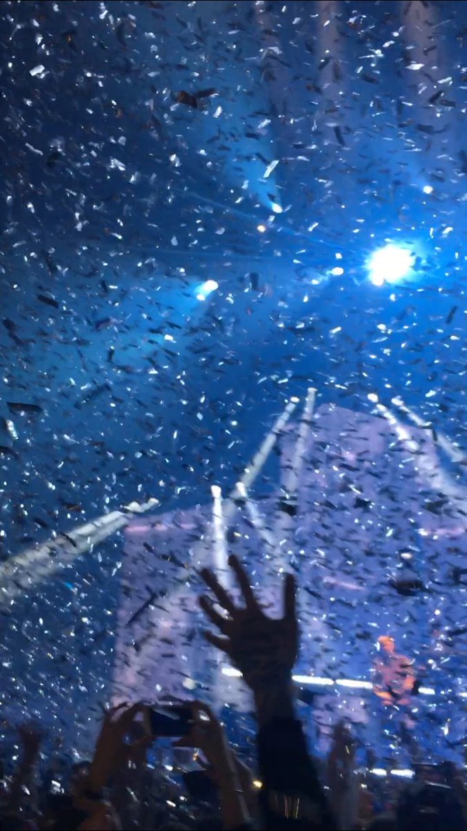 JT5693's tweet photo. Amazing night https://t.co/LQRy6BXHjS