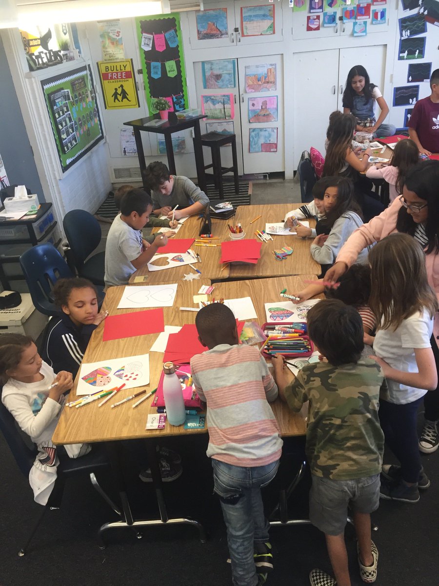 1stgradeGH's tweet photo. Created Doddle Hearts and wrote letters to a friend with our big buddies today! Our big buddies came up with the steps to teach their little buddies! Thanks @Cstevens0 for such a fun afternoon! #ghgators https://t.co/GtpHXgU9s8