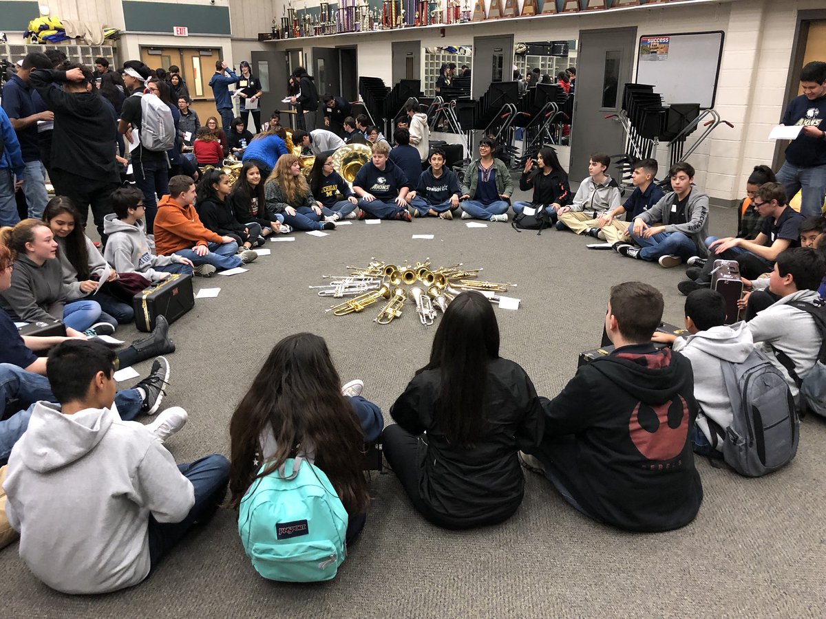 AkinsEagleBand's tweet photo. AEB 101 is underway! Welcoming future AEB members to their next home! #AEBFuture @AkinsAISD @ParedesMs @MendezMiddleSch @BMSBears @FulmoreFalcons @BedichekMS @FineArtsAISD https://t.co/OODLIwsQGG