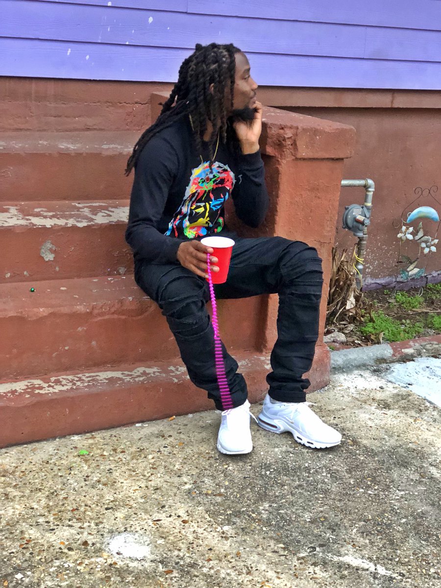 _deejay17th's tweet photo. Mardi Gras🎭2018 #RestTonya #RestChevy https://t.co/JbSUhgkjpE