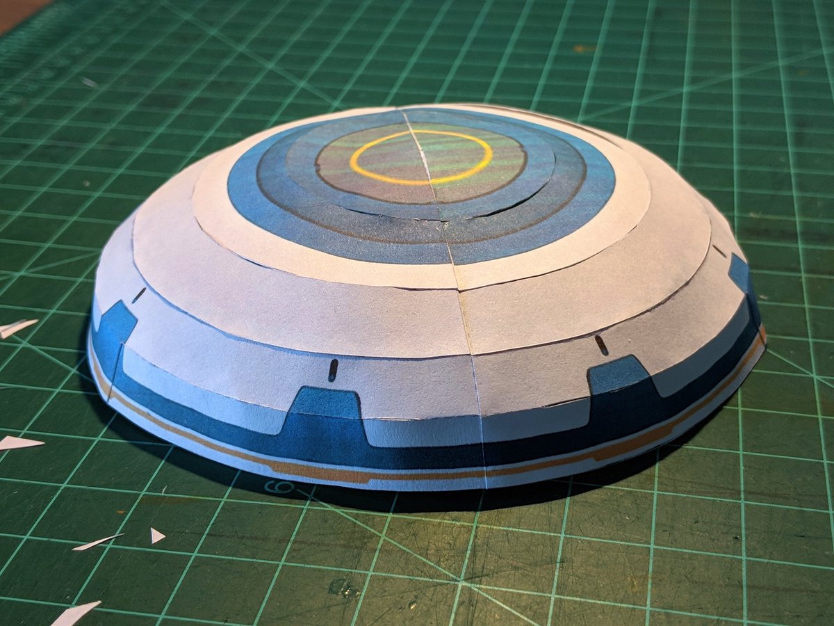 pestocake's tweet photo. New top design for the multi-purpose room. building it is much easier, next is to make it quicker to assemble 

#subnautica #papercraft #modelmaking https://t.co/93HbUv8djJ