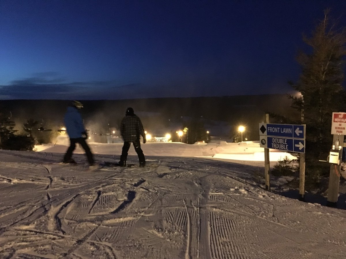 GenXXSummerside's tweet photo. Wonderful night on the slopes @SkiBrookvale tonight supporting the #SkiPatrolFundraiser
Lots of runs open, bonfire with S’mores, games, prizes and popcorn! They provide an invaluable service to us so we are happy to show our support in return. #youth #PEI https://t.co/rgGRaCCZOn