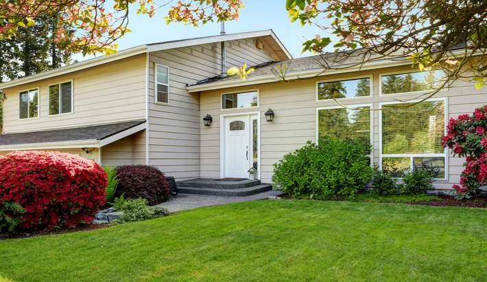 pointlomapaul's tweet photo. Are you preparing to sell your home? 5 factors to determine if you're financially and emotionally ready: https://t.co/kfRezW1sw5 https://t.co/VPSTzsqrF7