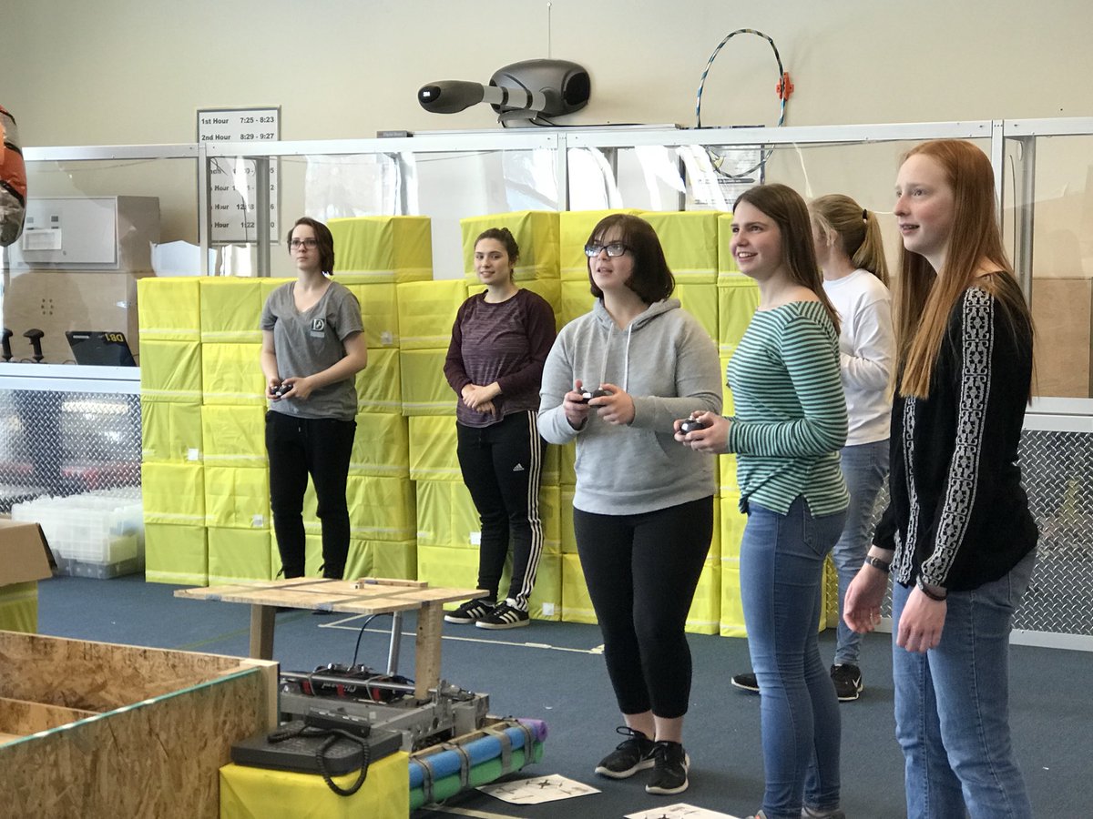 TeamRUSH27's tweet photo. Girls flying drones! Such a great afternoon!! @FIRSTweets #girlspowerup @LearnAtCCS  #omgrobots https://t.co/fLQMaakyFk