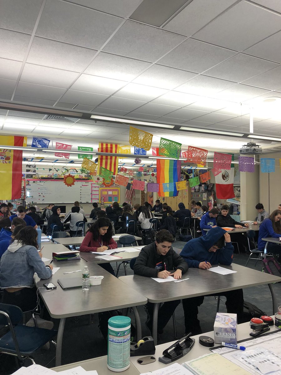 stephfitzy100's tweet photo. Our C blocks working hard @SraWolfe #sinparedes https://t.co/6wLtFNxgsR