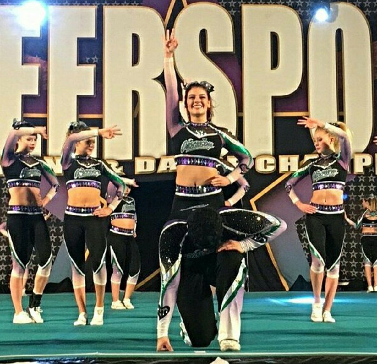 btsfanmomma's tweet photo. 3 days! Can't wait to be back! @CHEERSPORTCorp @CheerTyme Obsession is coming for ya! #bidsnatching #roadtoworlds #HeartsUp https://t.co/WiIpcQwje8