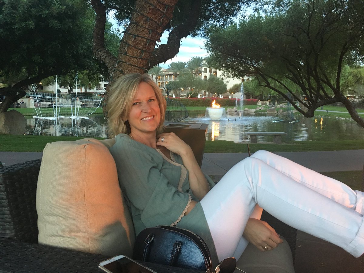 curtisrippee's tweet photo. Happy Birthday to my favorite lady in the world!! https://t.co/JPYf26rehF