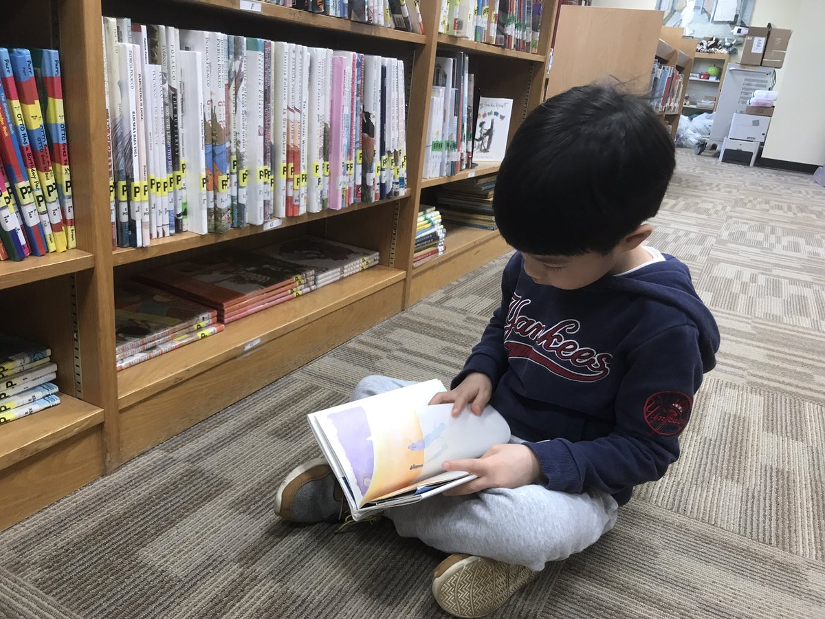 patriciaeyer's tweet image. @WOSnews @LianeKolesar kindergarten students love the #libraryWos and we love having them visit!