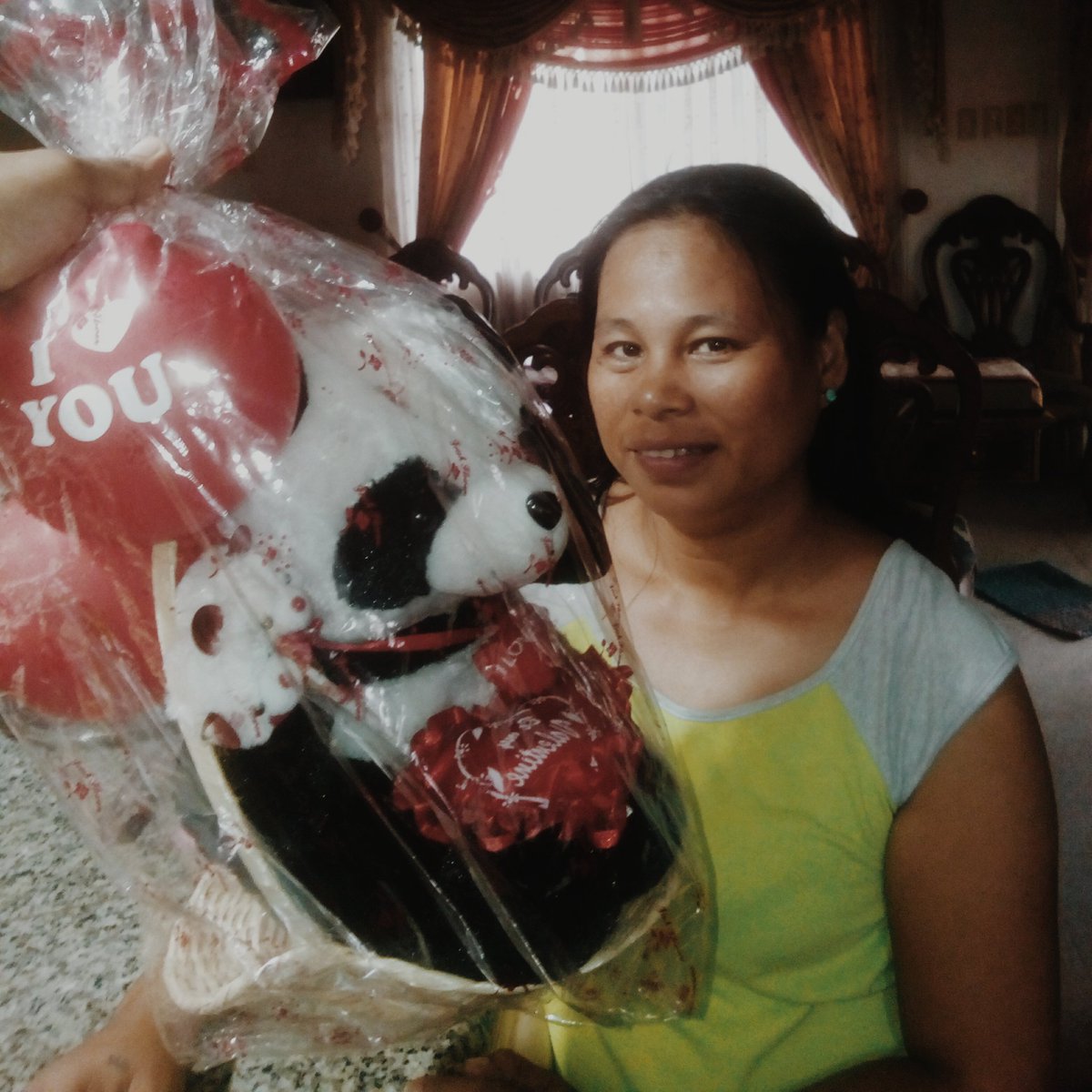 Rameardc's tweet photo. Happy Valentines Gurl! 💖
Wala man akong Girlfriend may Mama naman ako na every kung ka Date.. I love you Ma! Im not da best but  I've always try my best to make u happy. I love you so much mwahh!💞💯 https://t.co/aMVQ4wqEPZ