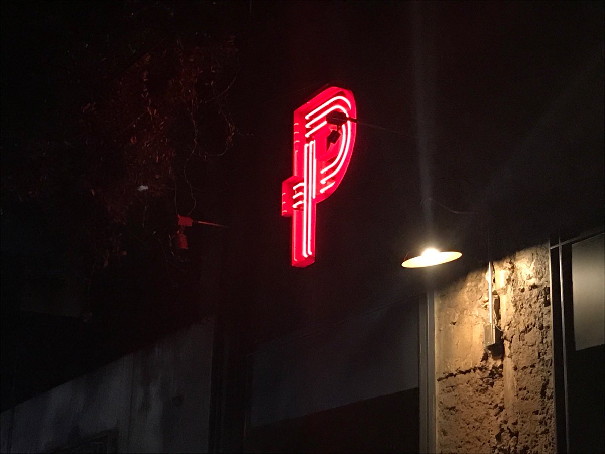 Laboratoria, TalentLand, H/F, Technovation, tomando cerveza. xD (at <a href="/PatanAleHouse/">Patan Ale House</a> in Guadalajara, Jalisco) swarmapp.com/c/4DXAhIBwLXU