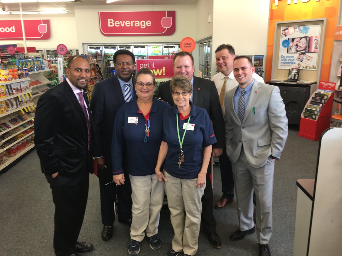 DavidSanfordCVS's tweet photo. Great job to the team in Eminence KY for delivering a total store of 95 for January myCustomer. Great collaboration and team work. #Region37 @EverettMoore10 @hatfield6940 @dvitatoe @JoshWheat2 https://t.co/vgrIkPsJr8