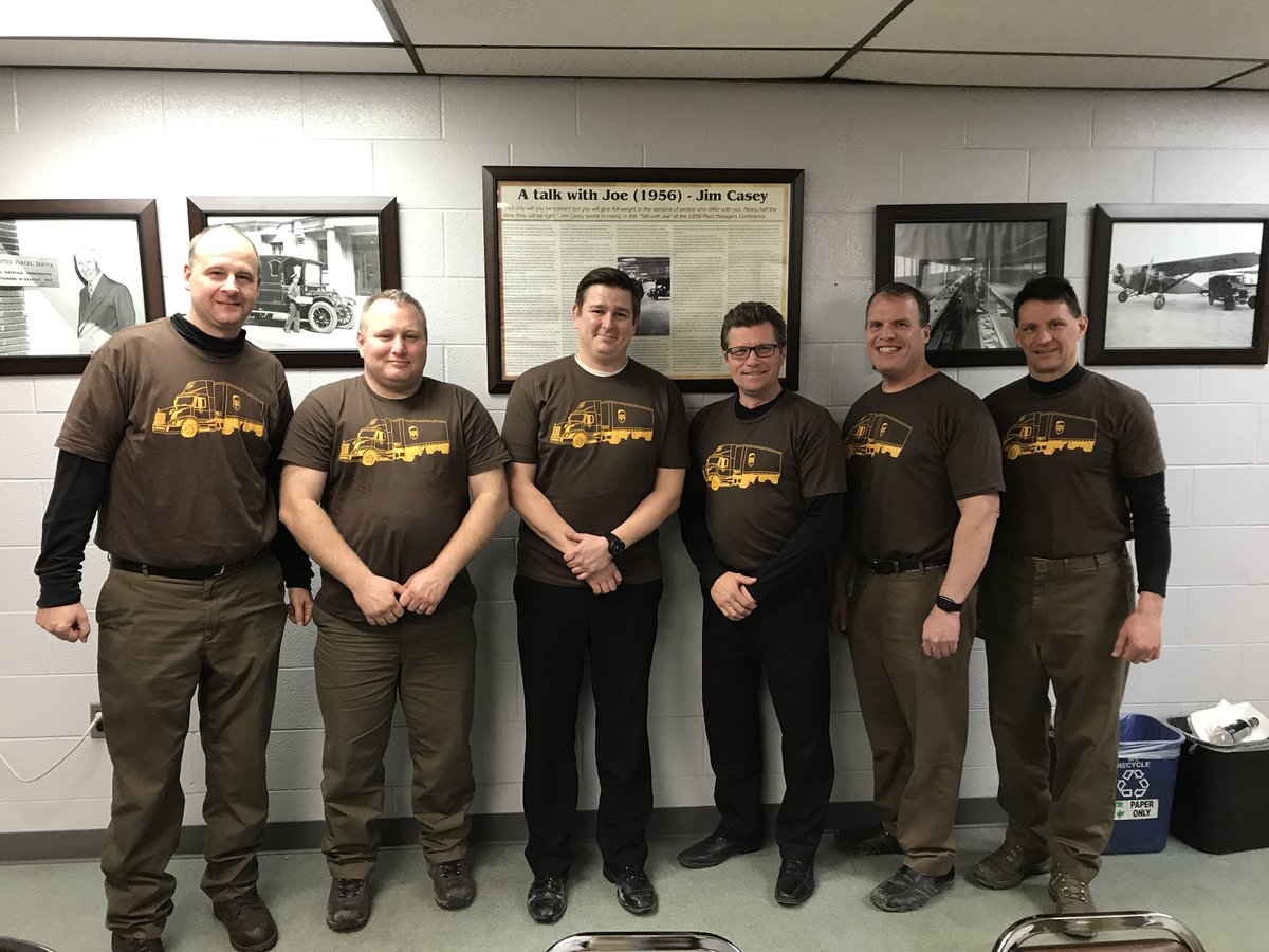 Oshkosh_Feeders's tweet photo. T-shirt recognition for having crash free peak. Thanks to all the drivers of the extended area in Wisconsin. https://t.co/fBBpqYyXpN