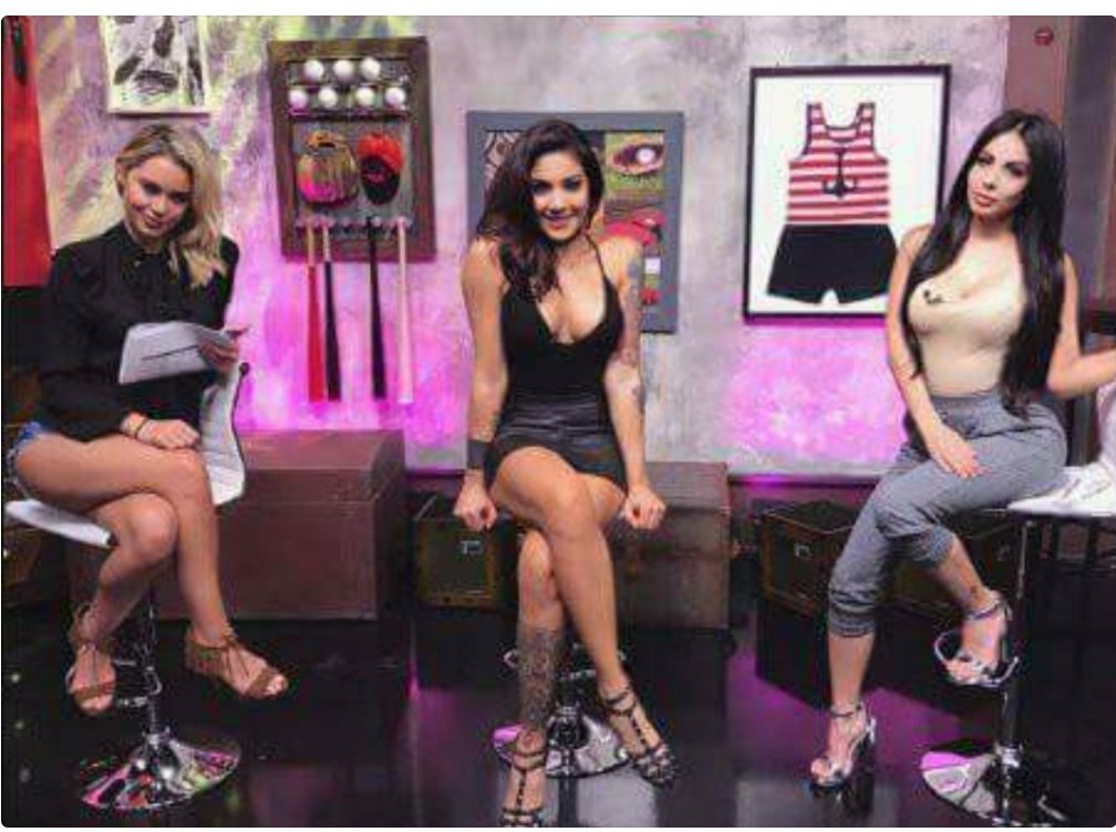 El_ProfeDT's tweet photo. Cuando no sabes si estas viendo FoxSports o Playboy. https://t.co/MVjqMUdcVp