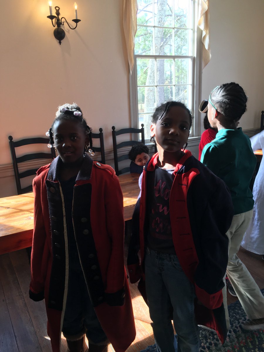 sjeter10's tweet photo. Wearing colonial clothes during our visit to The American Revolutionary War Museum in Camden, SC. #dressedtoimpress @SEstarsR2 https://t.co/e6mBcRIGJN