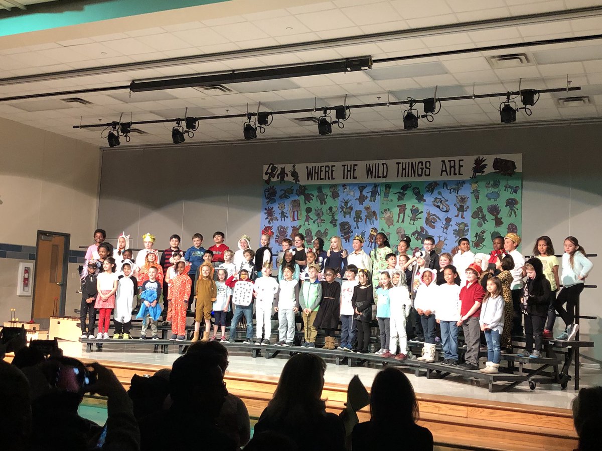 AshleyWashEDU's tweet photo. Thank you @HaggarMusic  for an awesome show! We had a blast at tonight’s 2nd grade musical! Great job Ms F #rmhmariners @HaggarMariners @Haggar2nd @brittainka #wildthings 🎭🎼 https://t.co/7yMlnT6iwe