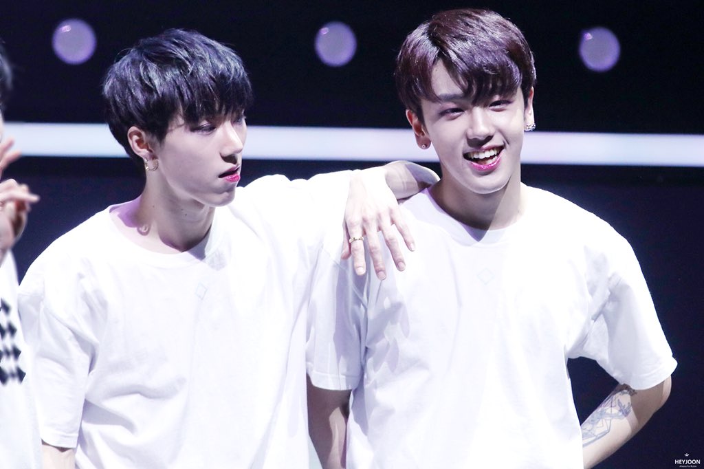 HeyJoon_Rubin's tweet photo. HD) 170214 발렌타인데이 

여러분~~~ 해피 발렌타인데이 💕💕오늘도 루빈하세여>< 

#이루빈 #진성호 #소년24 #믹스나인 #왕자님 #발렌타인데이 https://t.co/HZdF9LIlmN