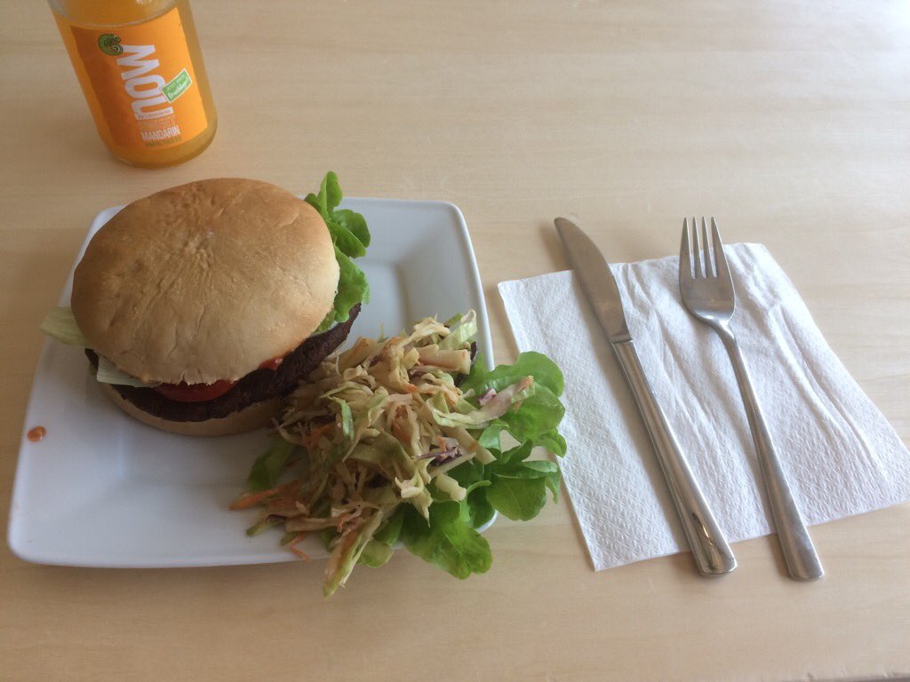 Travelnpack's tweet photo. #InsteadOfBeadsThrow burgers https://t.co/W9ufv66yj4