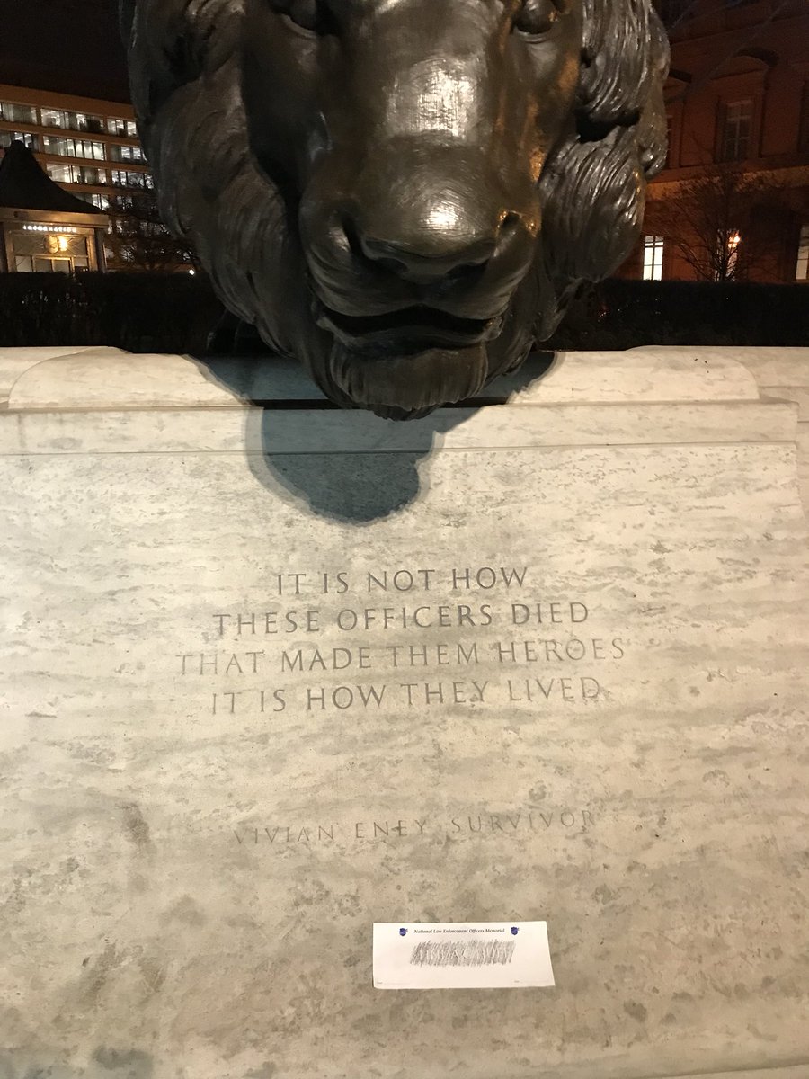 Idaho_MillerStu's tweet image. I was honored to visit the @NLEOMF and pay respects to fallen brothers &amp;amp; sisters tonight. Especially honored to pay respects to my friends Trpr Linda Huff #512 &amp;amp; Sgt Greg Moore #K27 #RIP @ispdistrict1 @CdAPD #FBINA271 @KootenaiSheriff